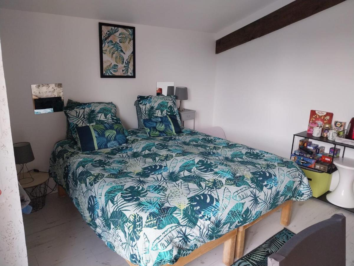 Un Air De Campagne Bed & Breakfast Millac  ภายนอก รูปภาพ